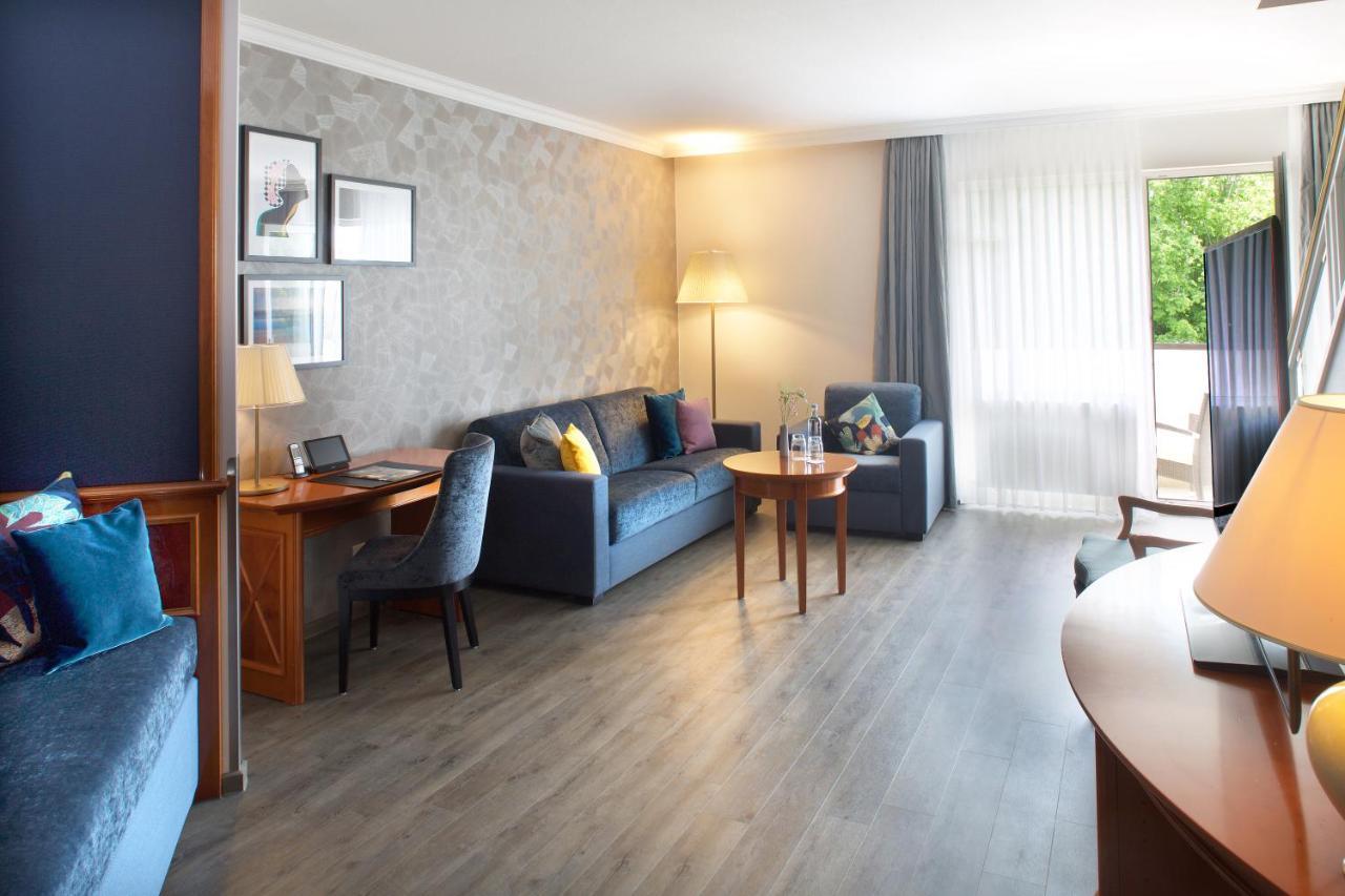 Steigenberger Hotel Der Sonnenhof บาดวือริสโฮเฟิน ภายนอก รูปภาพ