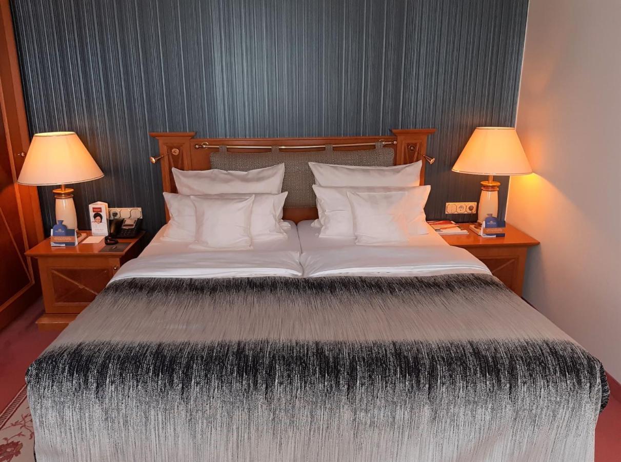 Steigenberger Hotel Der Sonnenhof บาดวือริสโฮเฟิน ภายนอก รูปภาพ