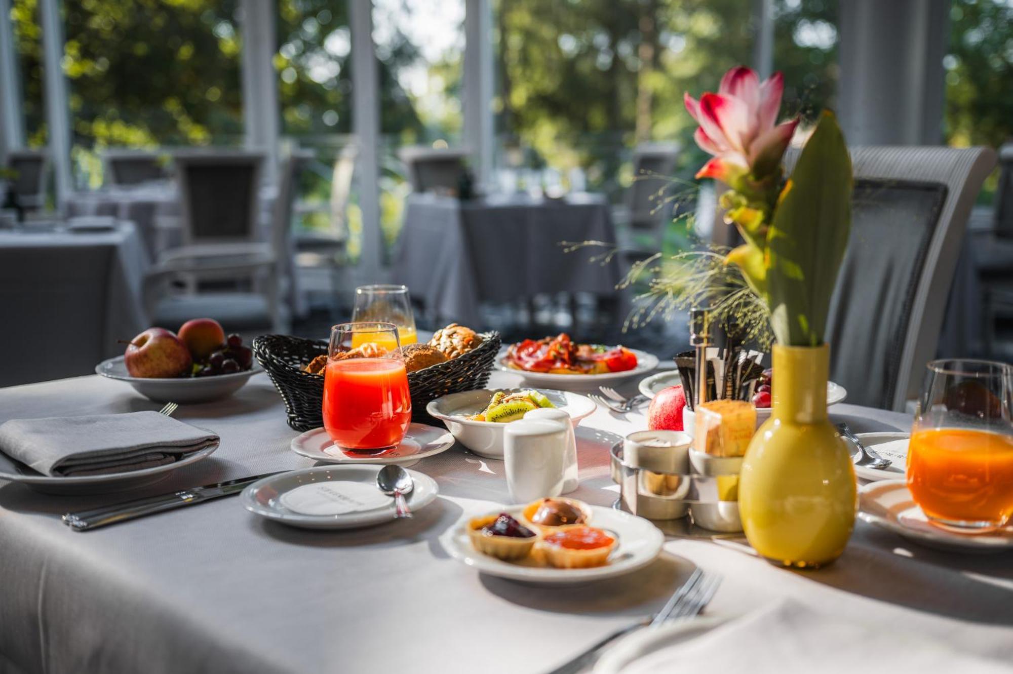 Steigenberger Hotel Der Sonnenhof บาดวือริสโฮเฟิน ภายนอก รูปภาพ