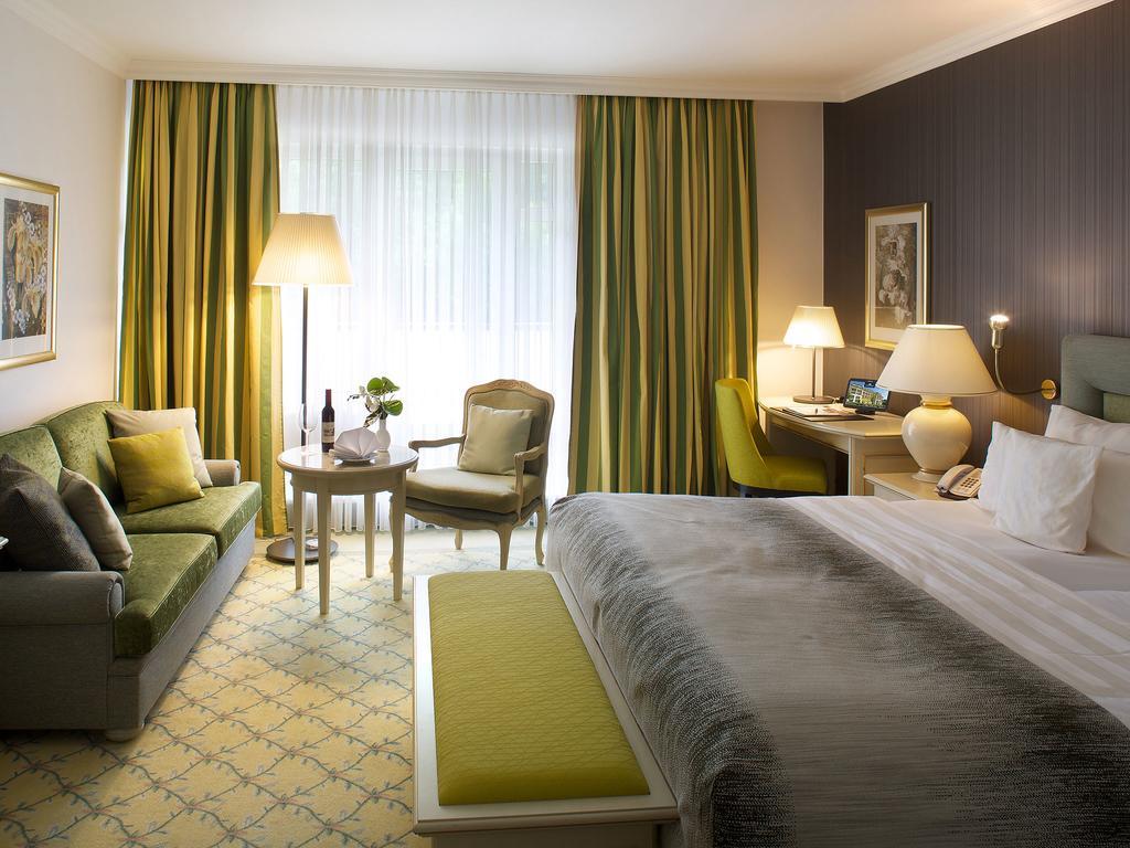 Steigenberger Hotel Der Sonnenhof บาดวือริสโฮเฟิน ภายนอก รูปภาพ