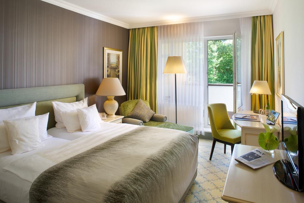 Steigenberger Hotel Der Sonnenhof บาดวือริสโฮเฟิน ภายนอก รูปภาพ